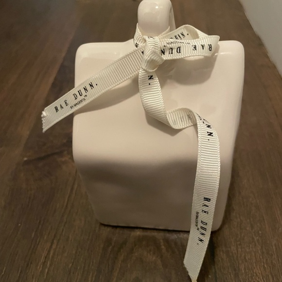 Rae Dunn Salt Pig Farmhouse Style Birdhouse Salt Container‎ - Picture 4 of 7